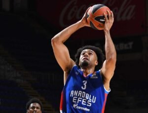 Anadolu Efes, Maccabi Playtika’ya Sırbistan’da boyun eğdi