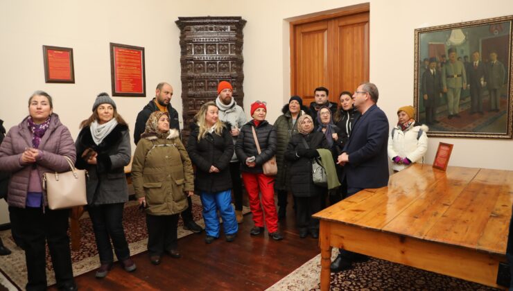 Vali Ziya Polat, Kars’a gelen yerli turistlerle bir araya geldi – Birlik Haber Ajansı