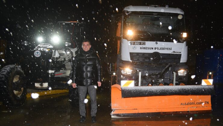 Fuat Köse, kar mücadelesi yapan ekipleri yalnız bırakmadı – Birlik Haber Ajansı