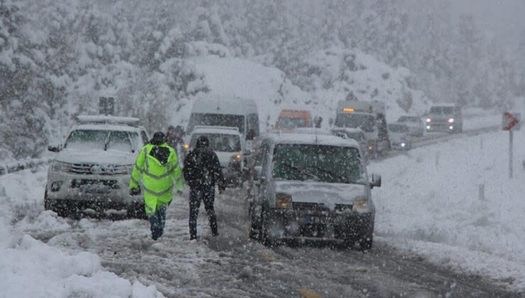 Alacabel’de kar kalınlığı 15 santimetreye ulaştı – Birlik Haber Ajansı
