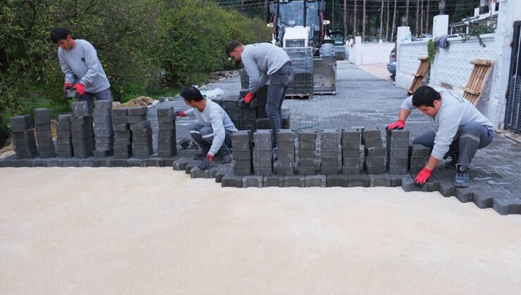 Kemer’de yol çalışmaları