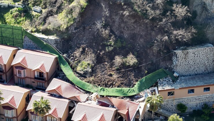 Artvin’deki heyelanda turistik tesisin bazı bölümleri yıkıldı – Birlik Haber Ajansı