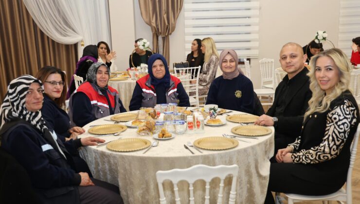 Başkan Önal, 8 Mart’ta Kadın Belediye Çalışanlarıyla Buluştu – Birlik Haber Ajansı