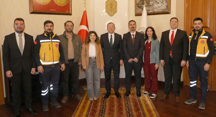 Ziya Polat’a sağlık personellerinden, Tıp Bayramı ziyareti – Birlik Haber Ajansı