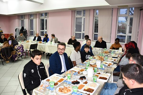 KAÜ Rektörü Kapu, öğrencilerle iftar yemeğinde buluştu – Birlik Haber Ajansı