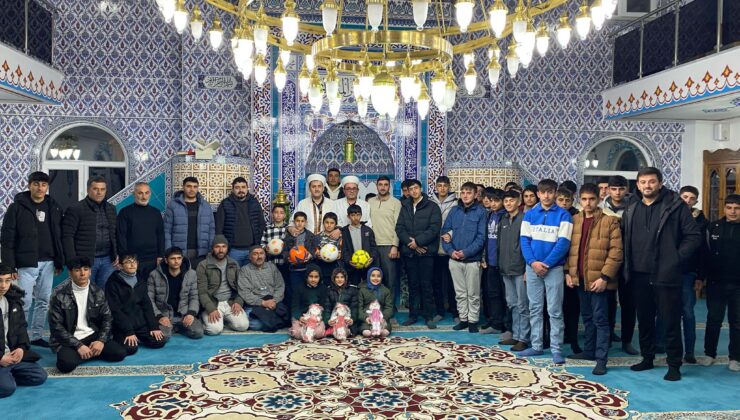 Kars’ın Selim ilçesinde “Enderun” usulü teravih namazı kılındı – Birlik Haber Ajansı