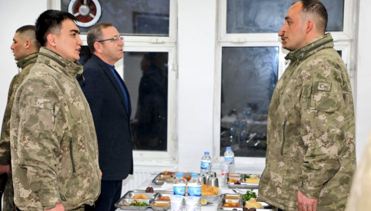 Vali Ziya Polat, sınır hattındaki Mehmetçikle iftarda bir araya geldi – Birlik Haber Ajansı