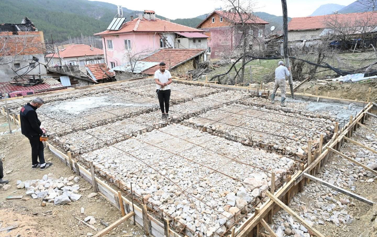 Isparta Belediyesi’nden evi yanan aileye yardım eli – Birlik Haber Ajansı