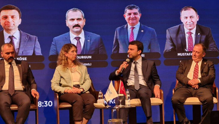 Siyasette kadının yeri ve geleceği üzerine bir panel – Birlik Haber Ajansı