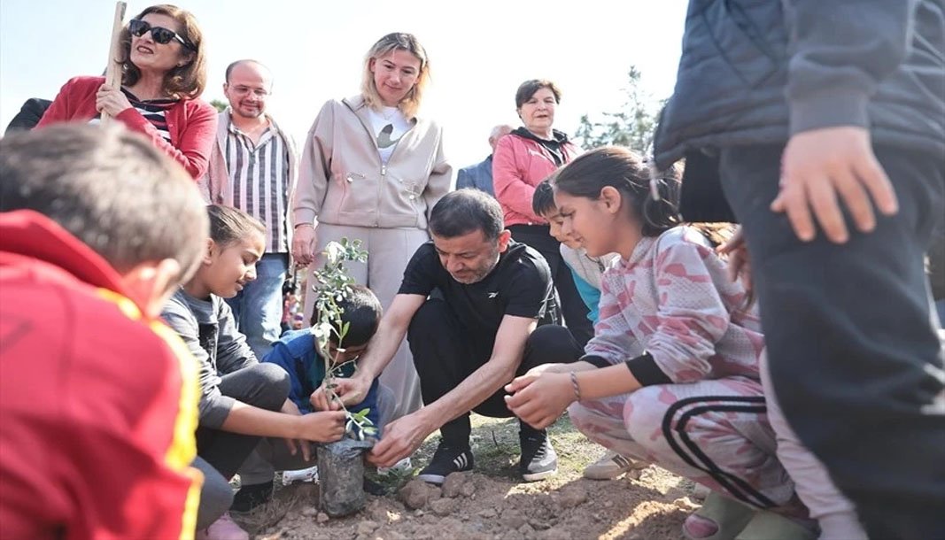 Katledilen 445 kadın anısına Denizli’de fidanlar toprakla buluştu – Birlik Haber Ajansı