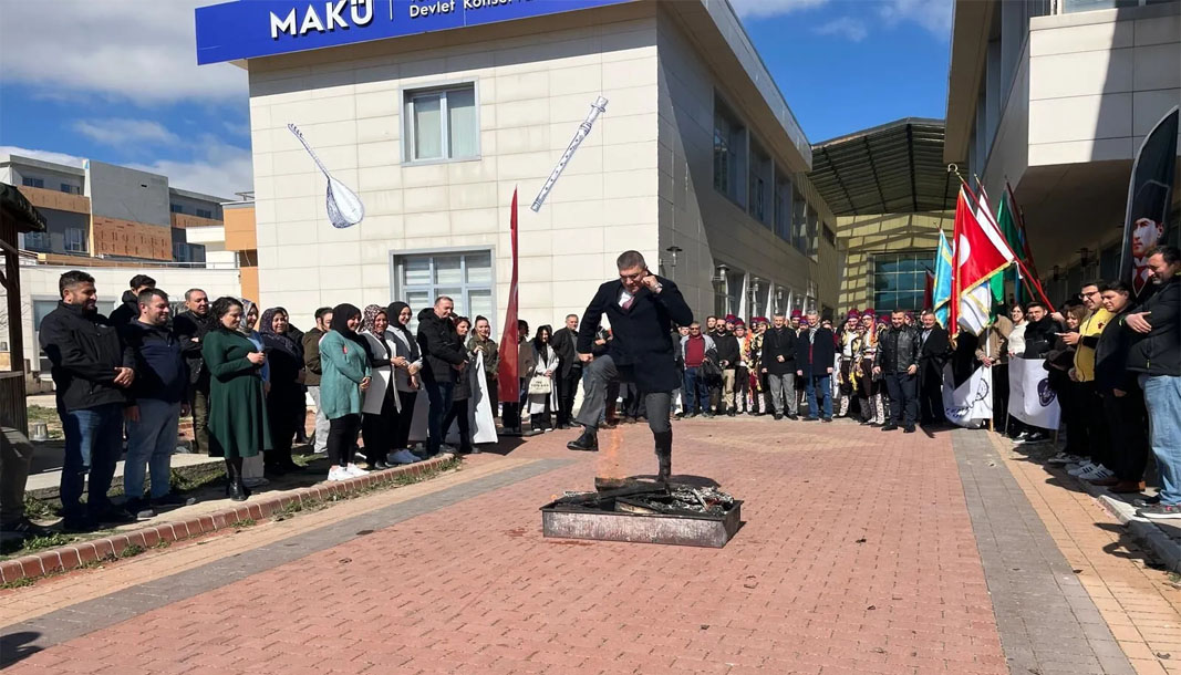 Burdur MAKÜ’de demir dövüldü, nevruz ateşi yakıldı – Birlik Haber Ajansı