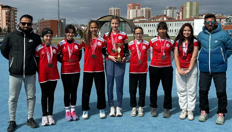 Beypazarı’nda eğitim gören öğrenciler atletizm yarışmalarına katıldı – Birlik Haber Ajansı
