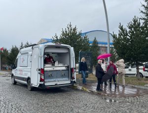 Kars’ta Kızılay’dan üniversite öğrencilerine sıcak çorba ikramı… – Birlik Haber Ajansı