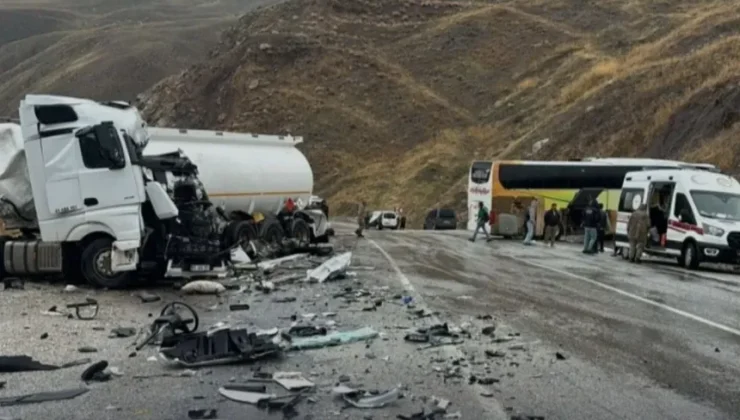 Hakkari’de otobüs ile yakıt tankeri çarpıştı: 8 yaralı – Birlik Haber Ajansı