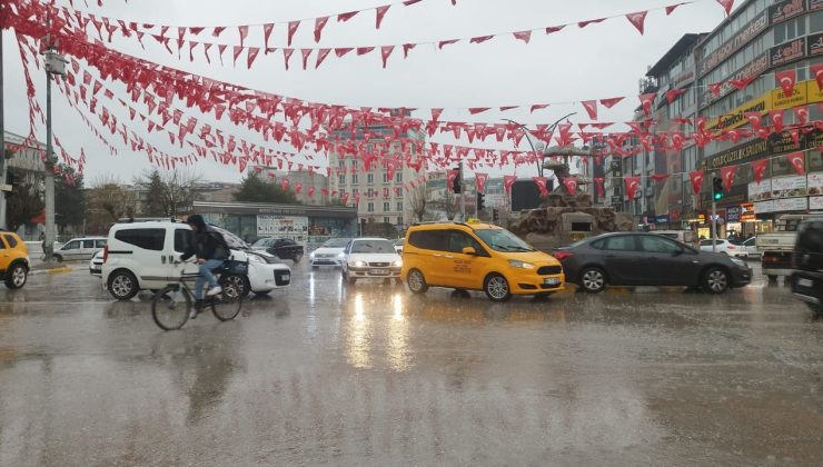 Van’da yağmur yağdı, kent yine sele teslim oldu! – Birlik Haber Ajansı