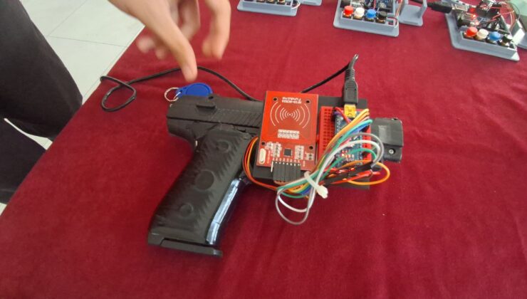 Beypazarı Fen Lisesi öğrencilerinden akıllı tabanca kılıfı – Birlik Haber Ajansı