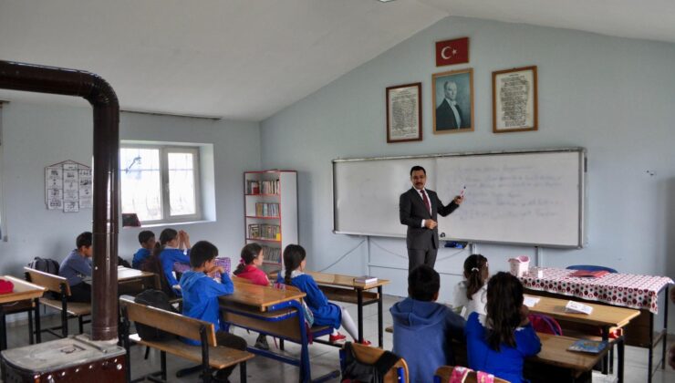Akyaka Kaymakamı İsmail Demirtaş, okul ziyaretlerine devam ediyor – Birlik Haber Ajansı