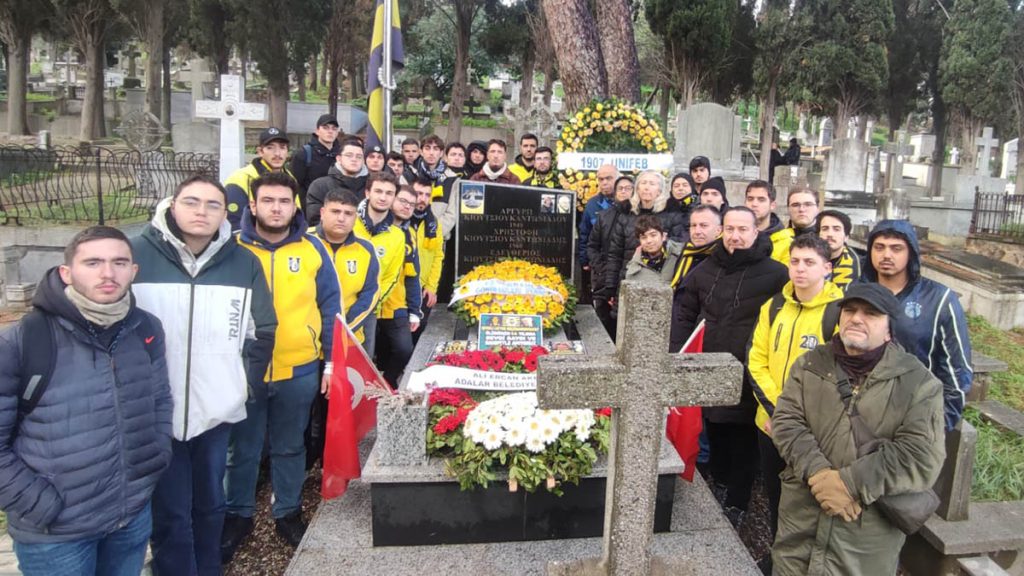 Efsanemiz Lefter Küçükandonyadis kabri başında anıldı
