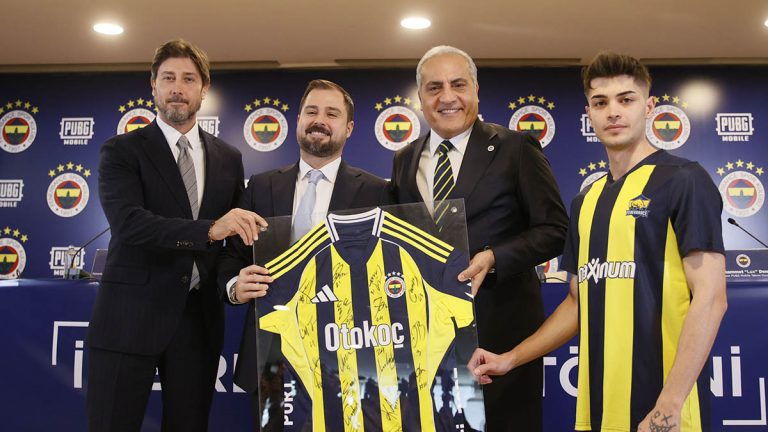 Kulübümüz ile PUBG Mobile arasında yapılan sponsorluğun imza töreni yapıldı