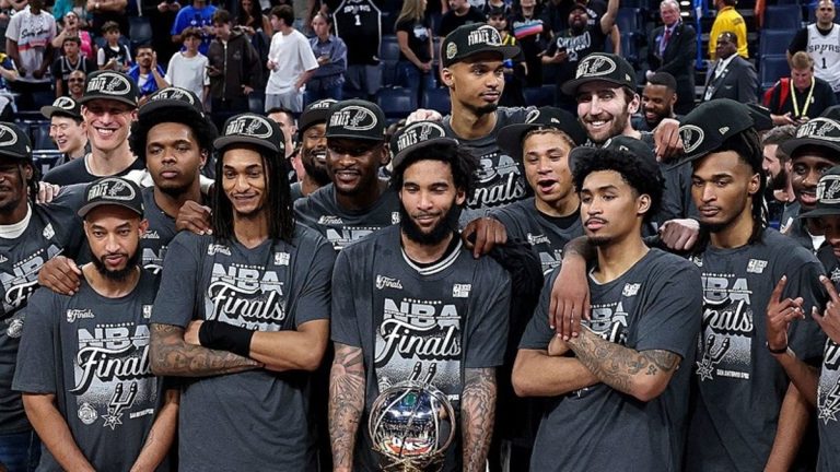 NBA’da San Antonio Spurs finale yükseldi!