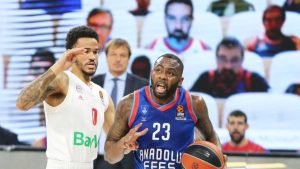 Anadolu Efes, Alman basketbolcu Nick Weiler-Babb ile yollarını ayırdı