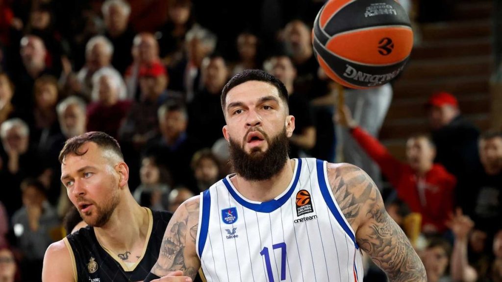 Anadolu Efes’te Vincent Poirier ile yollar ayrıldı