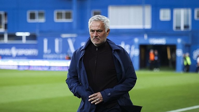 Benfica resmen açıkladı! Mourinho…