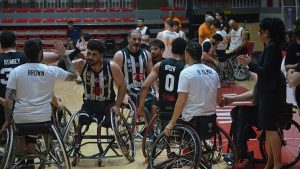 Beşiktaş, Galatasaray Fuzul’ü eleyip finale yükseldi