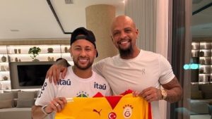 Felipe Melo, Neymar’a Galatasaray forması hediye etti!