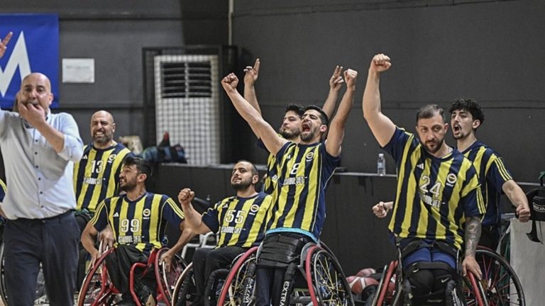 Fenerbahçe İstanbul Jet, deplasmanda Beşiktaş’ı yenerek Süper Lig şampiyonu oldu!