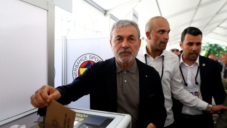 Fenerbahçe’de kritik toplantı! Aykut Kocaman…