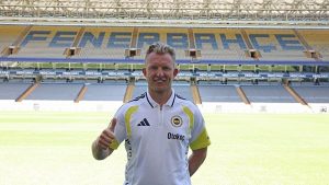Fenerbahçe’nin yeni transferi Dirk Kuyt’tan! Daha önce beraber çalışmıştı