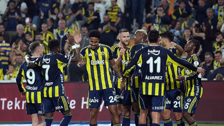 Fenerbahçe’nin yıldızına İtalya’dan 2 talip!