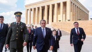 Galatasaray Başkanı Dursun Özbek’ten Anıtkabir’e ziyaret