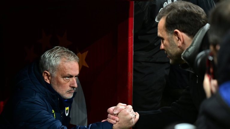 Galatasaray’ın transfer planı altüst oldu! Mourinho…