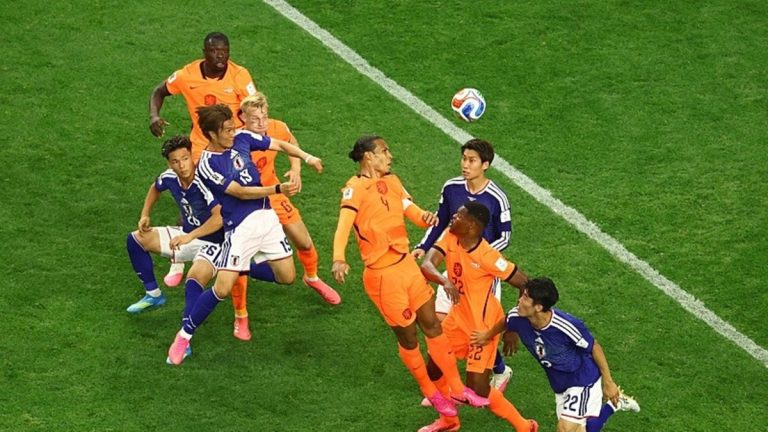 Hollanda ile Japonya yenişemedi!