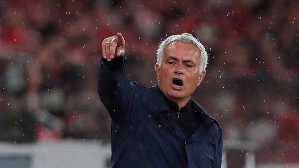 Jose Mourinho, Benfica’ya veda etti
