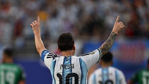 Lionel Messi uzak mesafeden attığı golle Arjantin’i öne geçirdi!