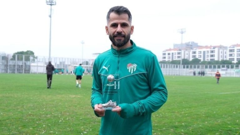 TRANSFER HABERİ: Bursaspor İlhan Depe ile sözleşme yeniledi!
