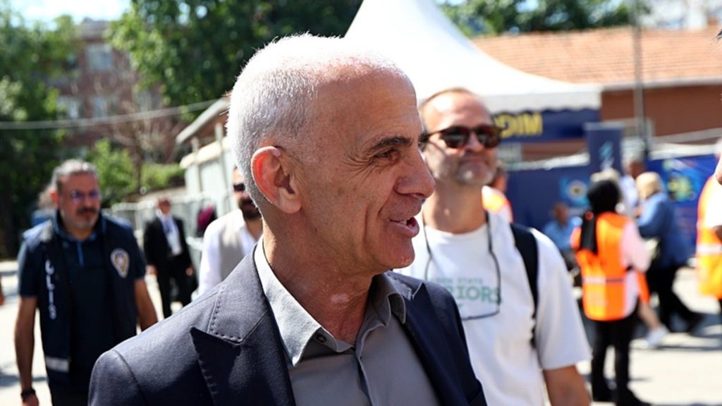 TRANSFER HABERİ: Fenerbahçe’de Oğuz Çetin’den ayrılığa veto! 3 ismin kesinlikle takımda kalmasını istedi