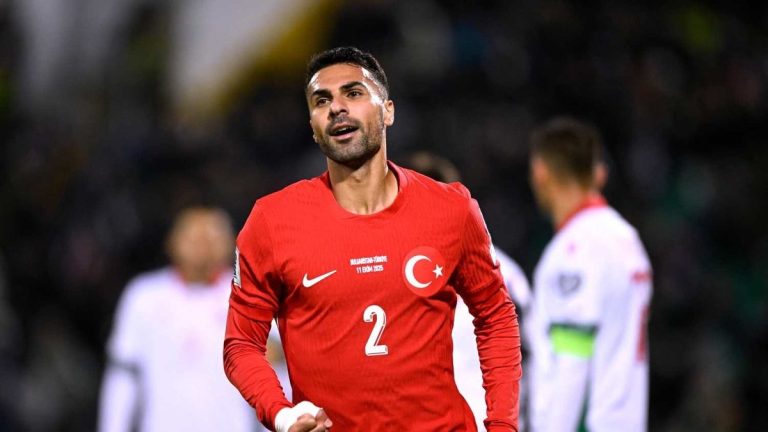 Transferde son dakika gelişmesi! Zeki Çelik ve Galatasaray…