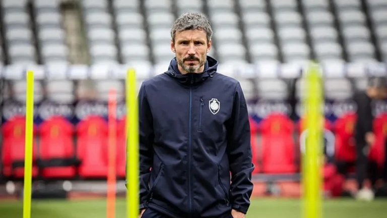 Belçika’da Mark van Bommel dönemi başladı