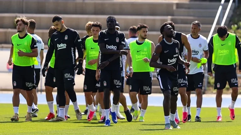 Beşiktaş, yeni sezon hazırlıklarına çift idmanla devam etti