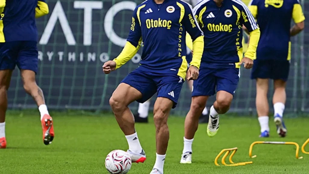 Fenerbahçe’de kadro operasyonu! Beklenen veda gerçekleşiyor