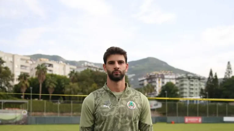 Fenerbahçe’nin yeni stoperi Süper Lig’den! Transfere sıcak bakıyor