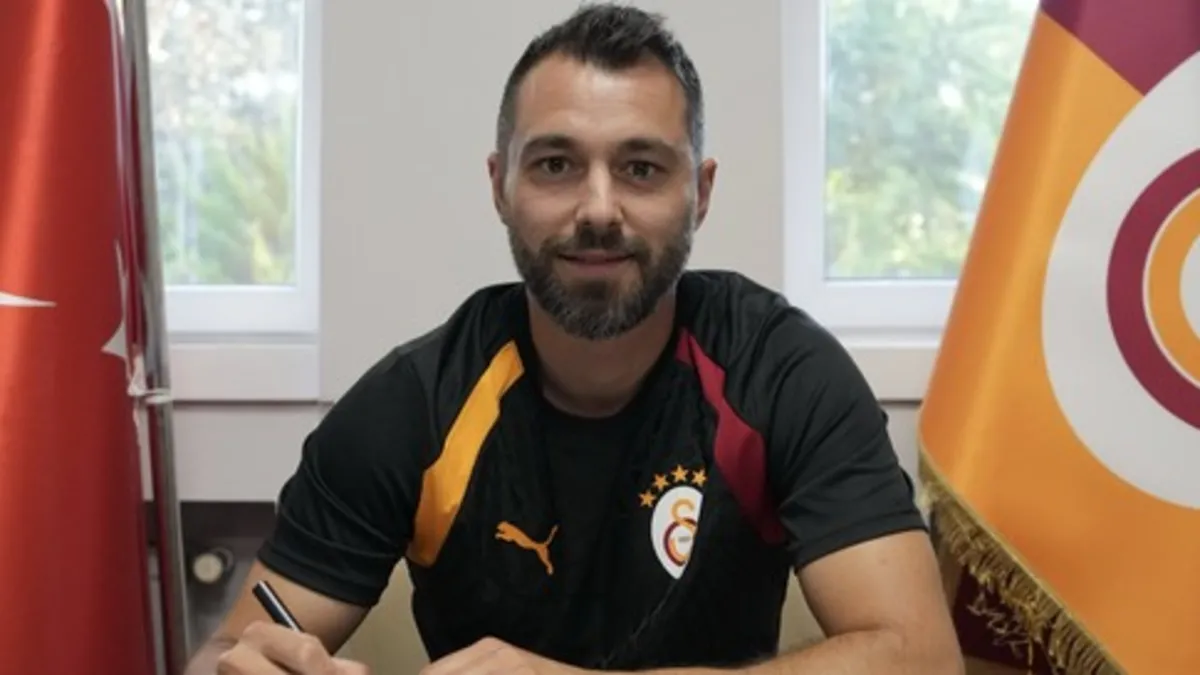 Galatasaray 19 Yaş Altı Futbol Takımı’nın teknik direktörü Alparslan Erdem oldu!