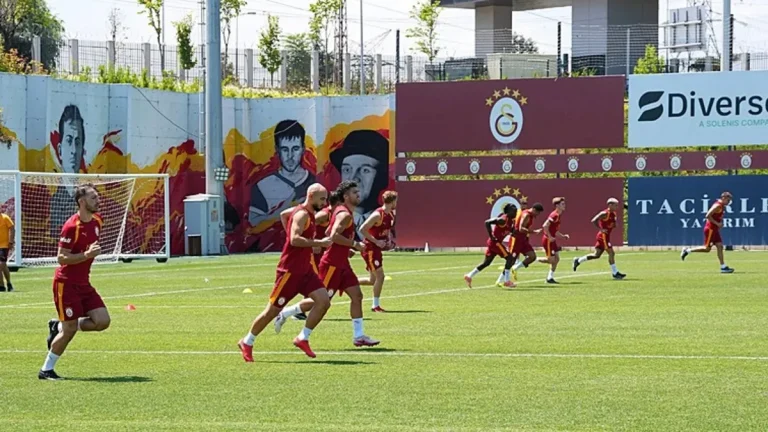 Galatasaray, günü çift antrenmanla tamamladı