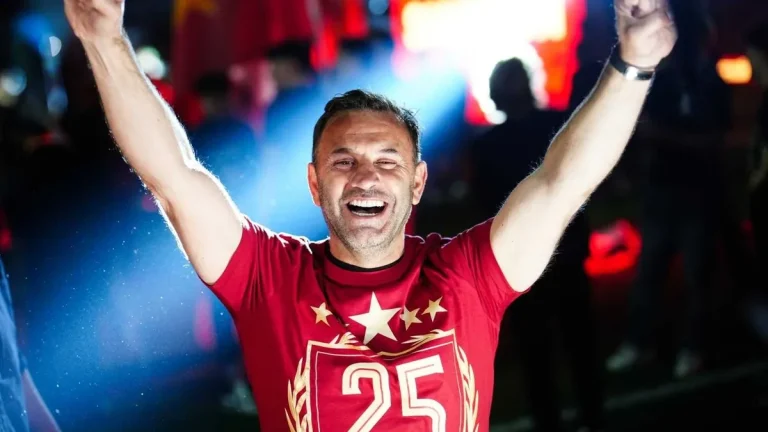 Galatasaray’da 2 imza birden! Cimbom transferdeki suskunluğunu bozuyor