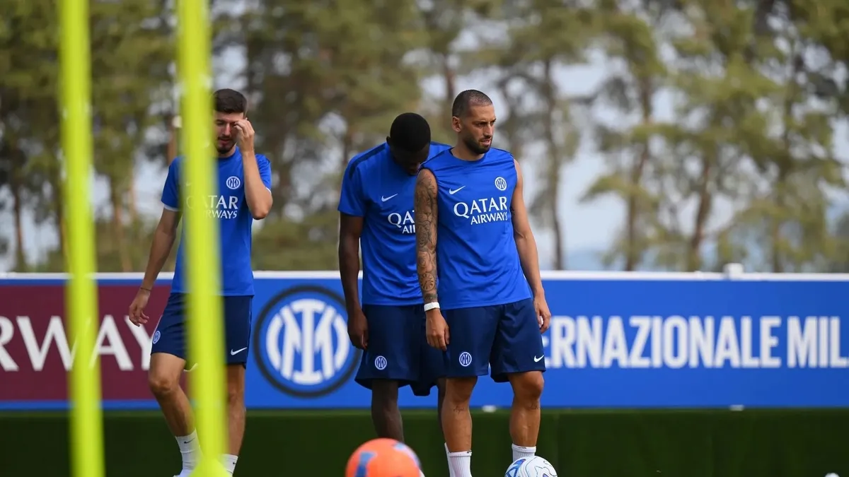 Saç ektiren Hakan Çalhanoğlu Inter kampına katıldı!