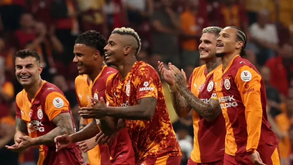 TRANSFER HABERİ: Galatasaray’da flaş ayrılık gelişmesi! Daha imzası bile kurumamıştı